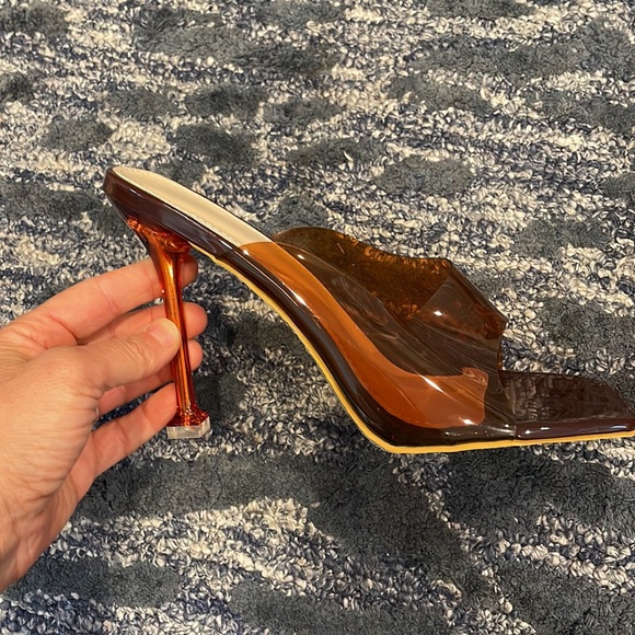 Slip ons - Picture 2 of 4